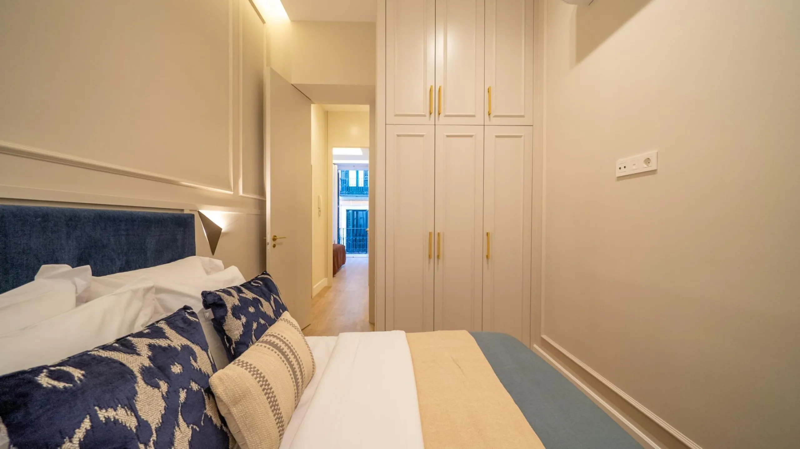 LUXURY REFURBISHED 3-BEDROOM APARTMENT IN CHUECA – 146 M² | MADRID CENTER