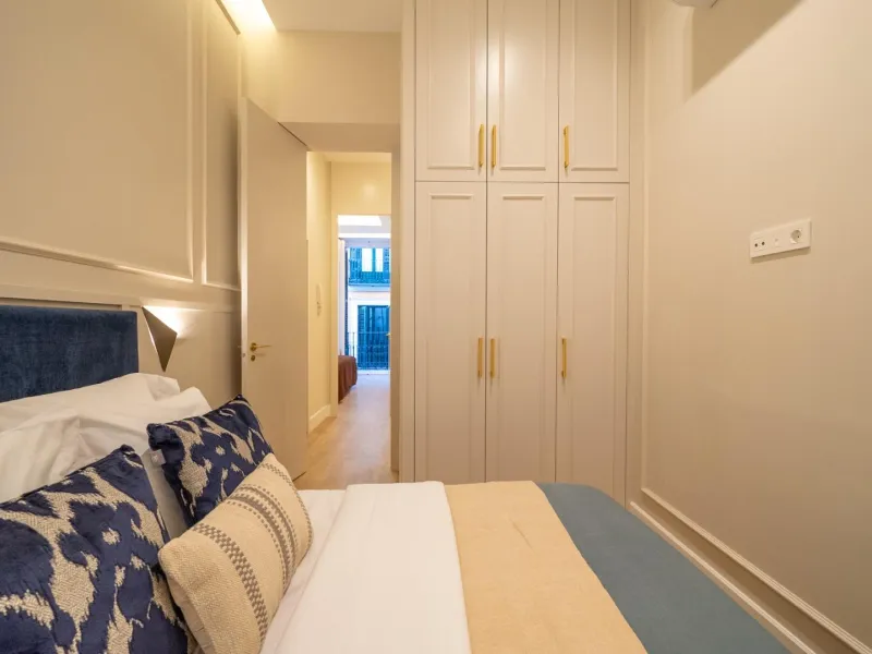 LUXURY REFURBISHED 3-BEDROOM APARTMENT IN CHUECA – 146 M² | MADRID CENTER