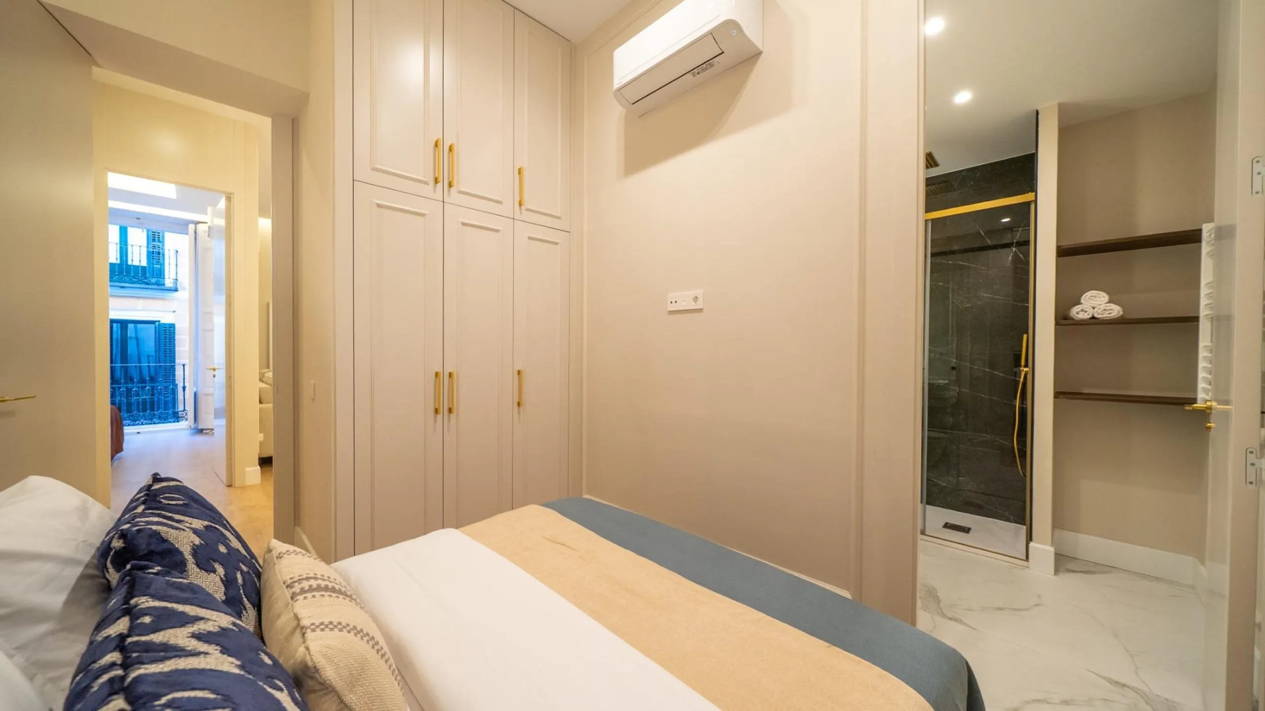LUXURY REFURBISHED 3-BEDROOM APARTMENT IN CHUECA – 146 M² | MADRID CENTER