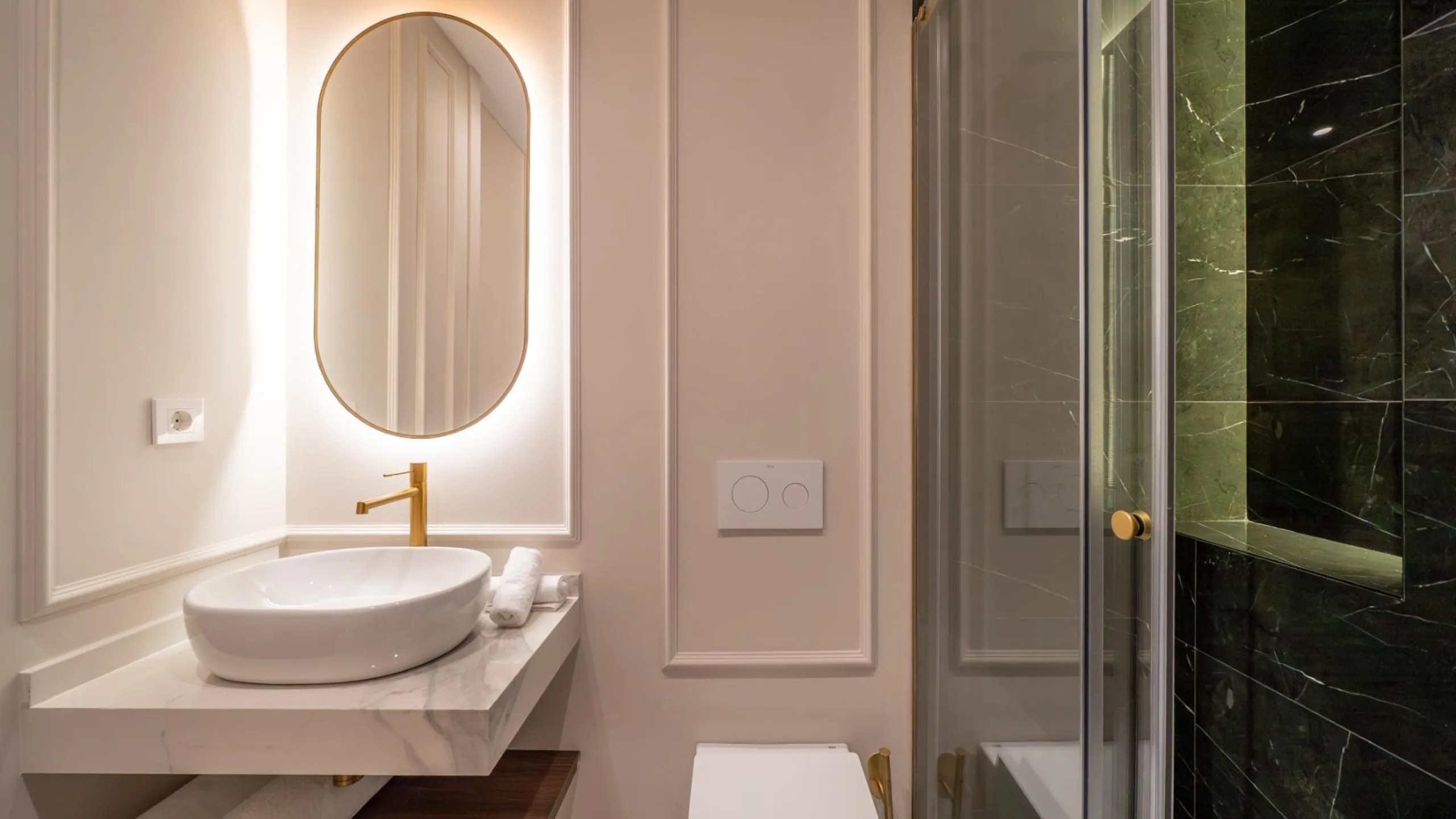 LUXURY REFURBISHED 3-BEDROOM APARTMENT IN CHUECA – 146 M² | MADRID CENTER