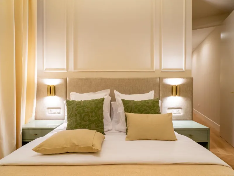 LUXURY REFURBISHED 3-BEDROOM APARTMENT IN CHUECA – 146 M² | MADRID CENTER