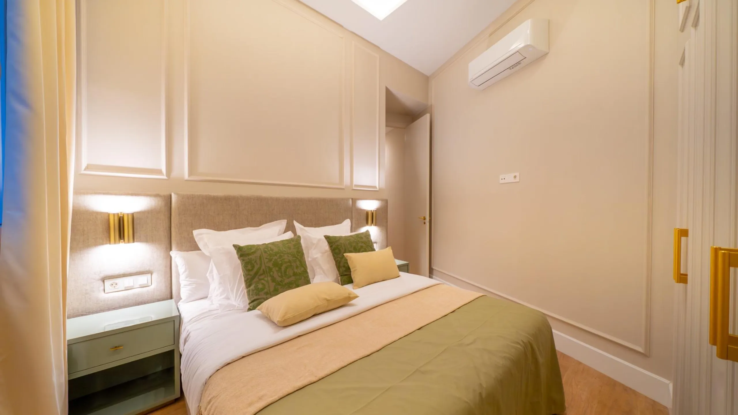 LUXURY REFURBISHED 3-BEDROOM APARTMENT IN CHUECA – 146 M² | MADRID CENTER