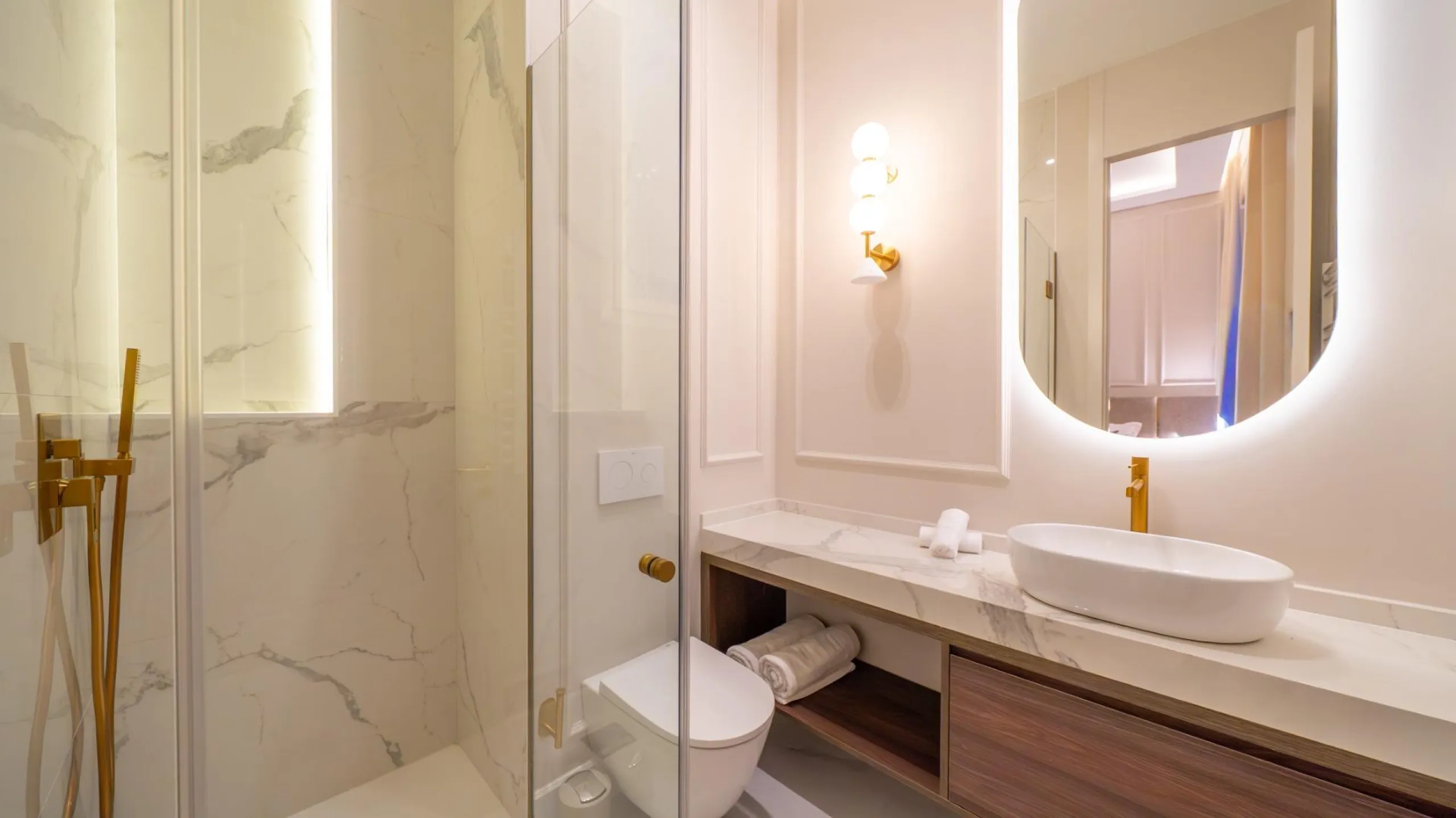 LUXURY REFURBISHED 3-BEDROOM APARTMENT IN CHUECA – 146 M² | MADRID CENTER