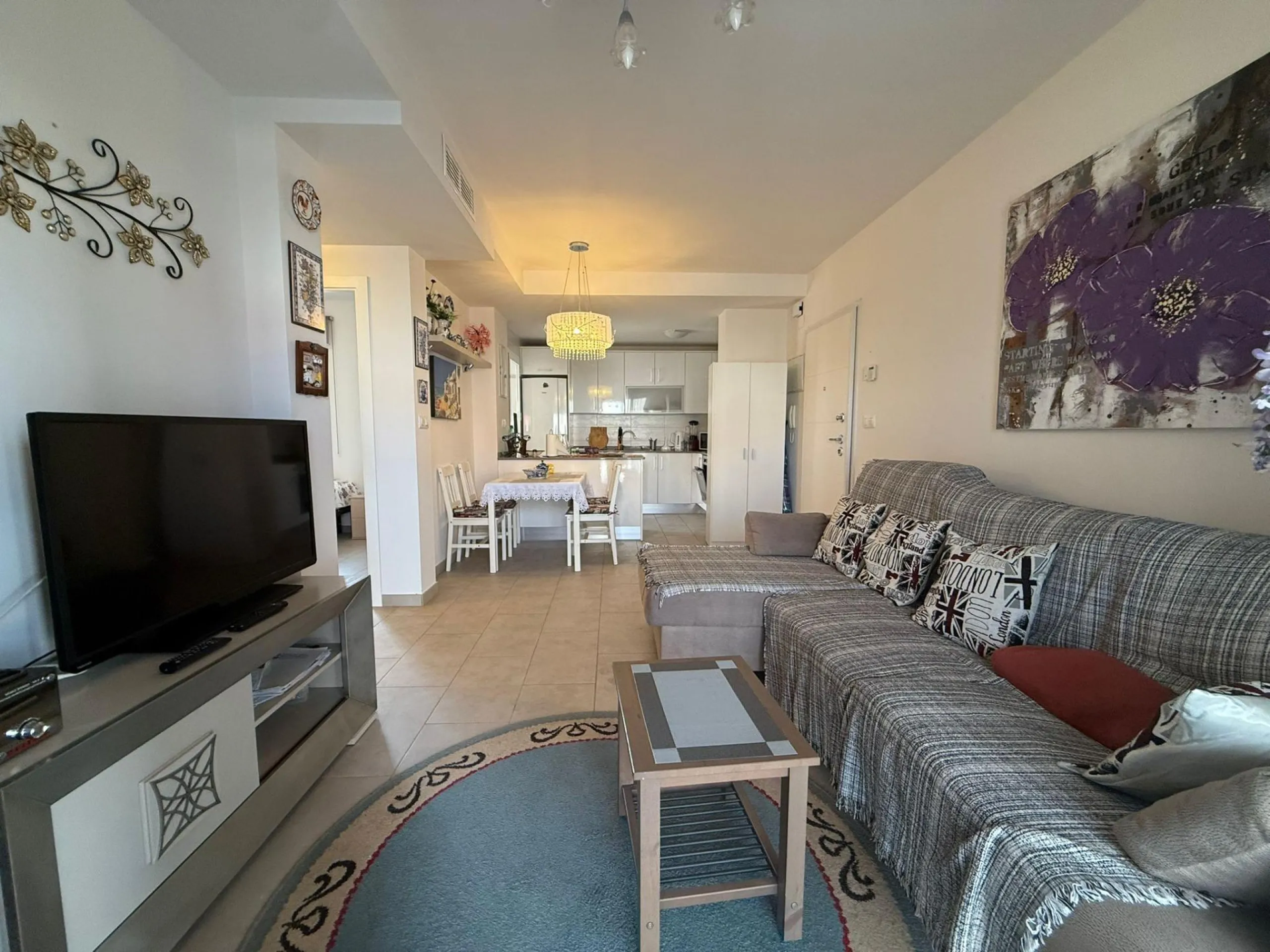 Bungalow en Aguas Nuevas de 2 dormitorios con piscina parking y solárium privado