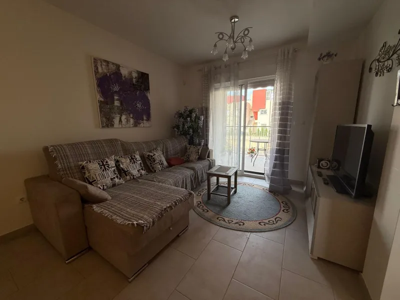 Bungalow en Aguas Nuevas de 2 dormitorios con piscina parking y solárium privado
