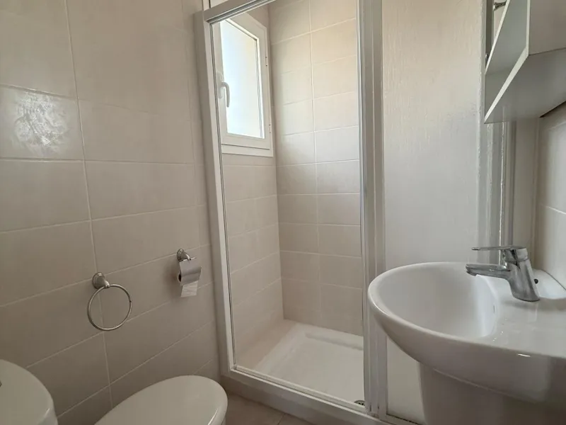 Bungalow en Aguas Nuevas de 2 dormitorios con piscina parking y solárium privado