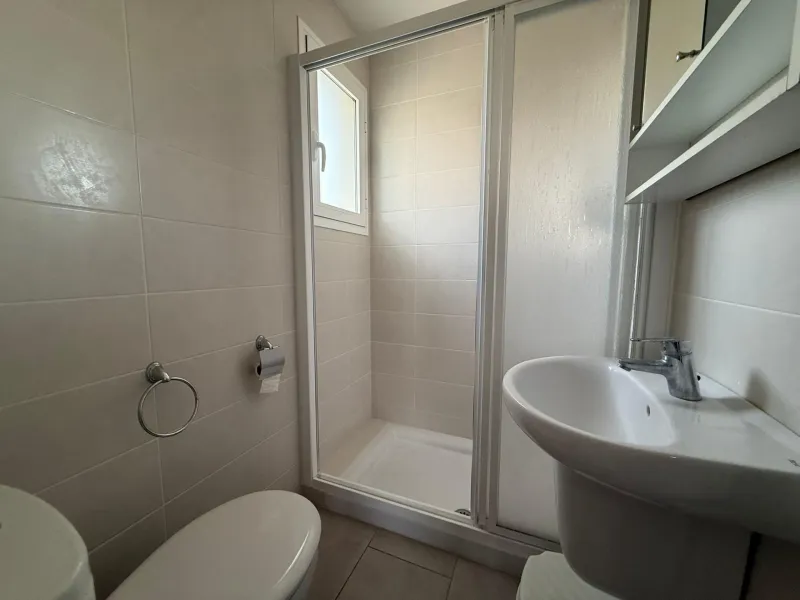 Bungalow en Aguas Nuevas de 2 dormitorios con piscina parking y solárium privado