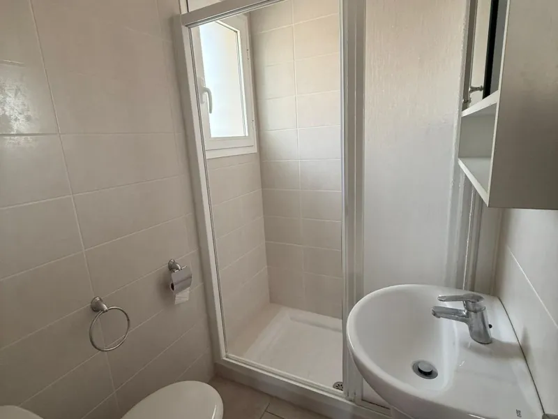 Bungalow en Aguas Nuevas de 2 dormitorios con piscina parking y solárium privado