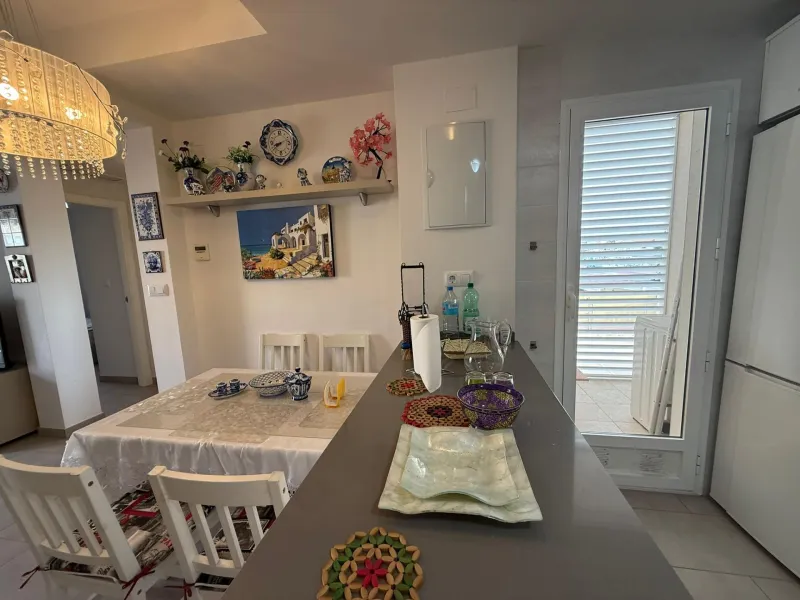 Bungalow en Aguas Nuevas de 2 dormitorios con piscina parking y solárium privado