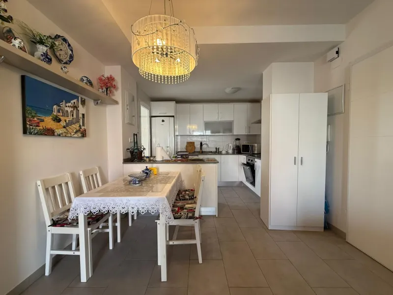Bungalow en Aguas Nuevas de 2 dormitorios con piscina parking y solárium privado