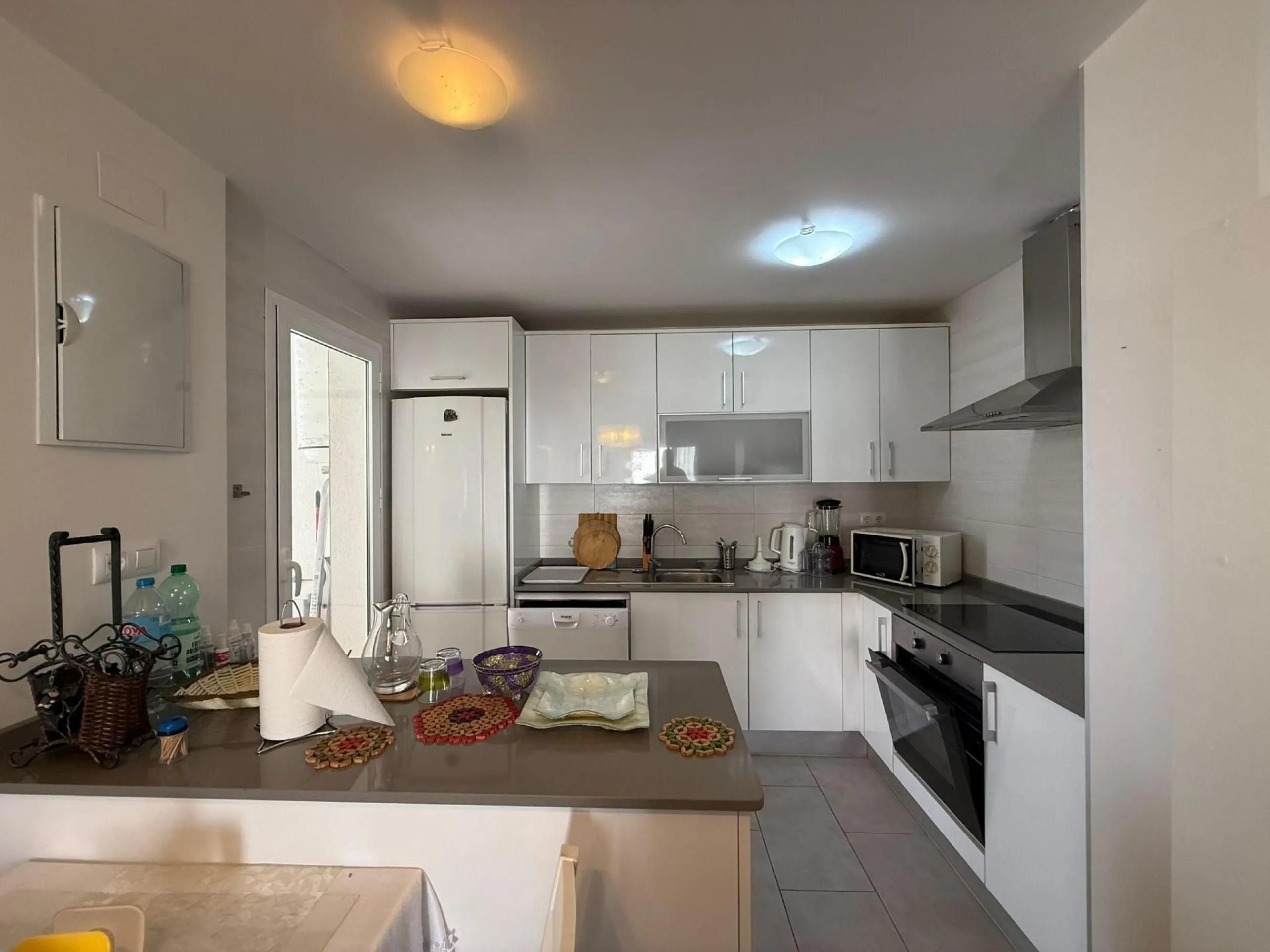 Bungalow en Aguas Nuevas de 2 dormitorios con piscina parking y solárium privado