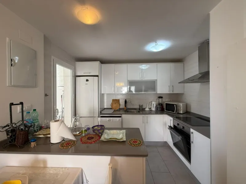 Bungalow en Aguas Nuevas de 2 dormitorios con piscina parking y solárium privado