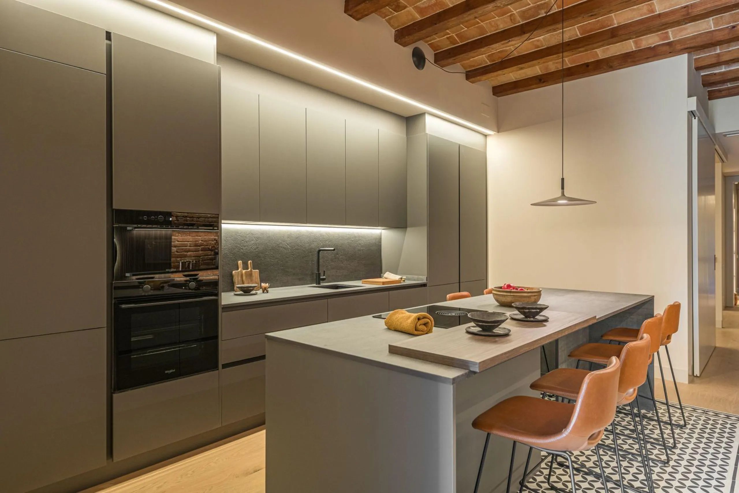 High-End Renovated Apartment in a Historic Building in Eixample, Barcelona