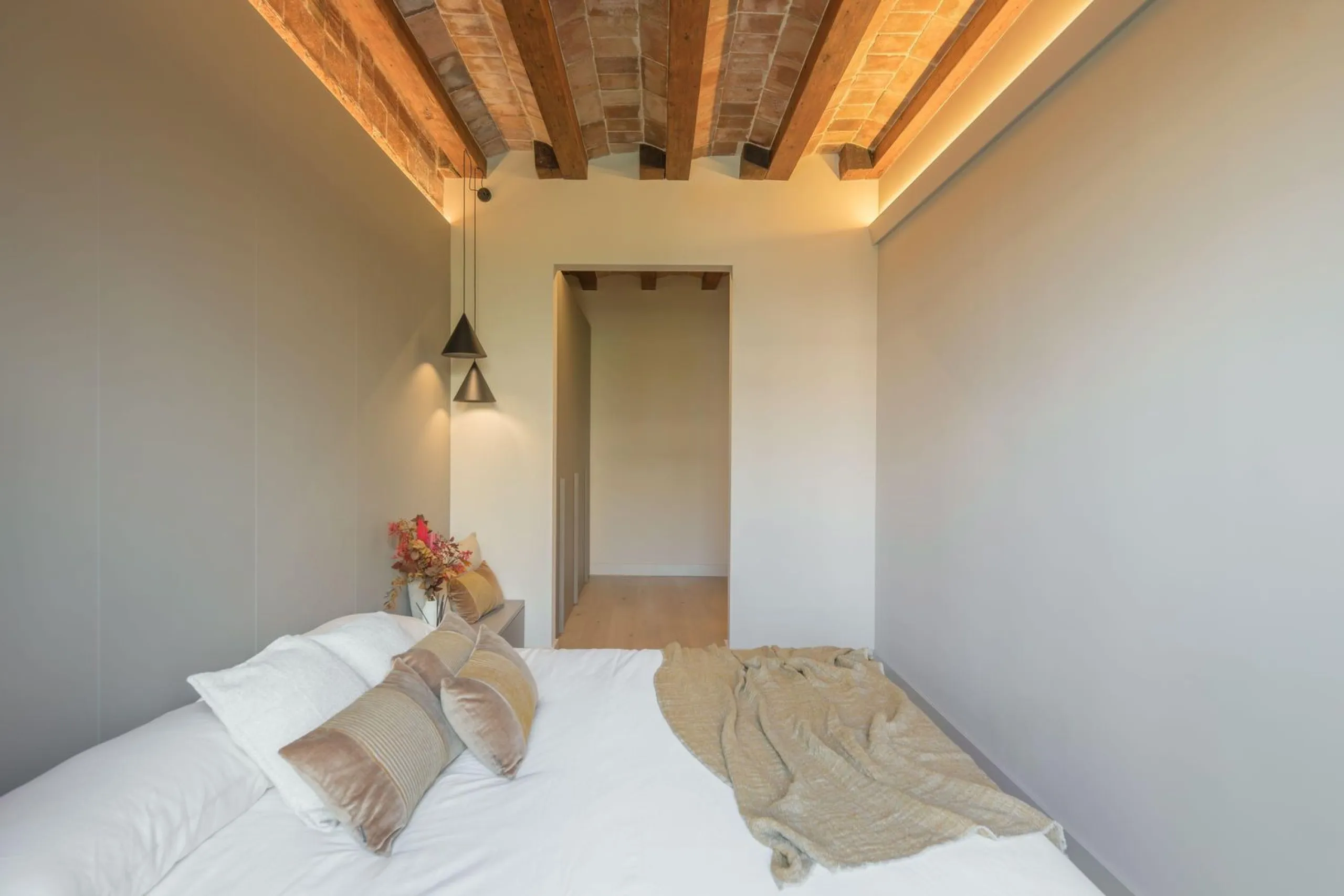 High-End Renovated Apartment in a Historic Building in Eixample, Barcelona