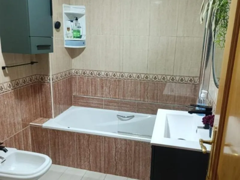 GRAN APARTAMENTO EN TORREVIEJA, 4 HAB, 2BAÑOS