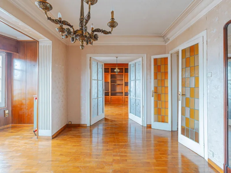 Bright apartment with classic character in Eixample, Barcelona