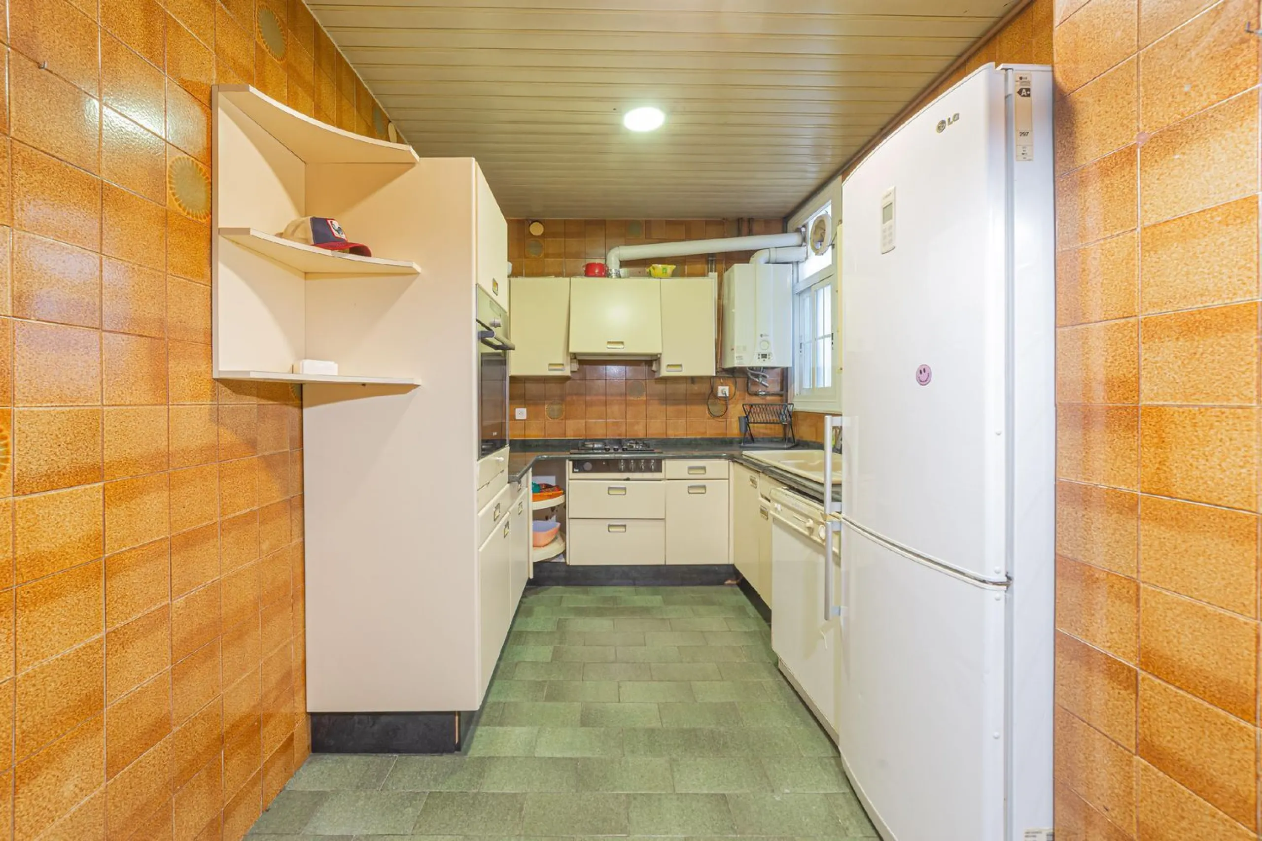 Bright apartment with classic character in Eixample, Barcelona