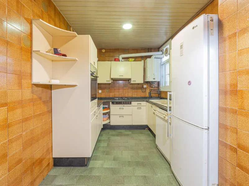 Bright apartment with classic character in Eixample, Barcelona
