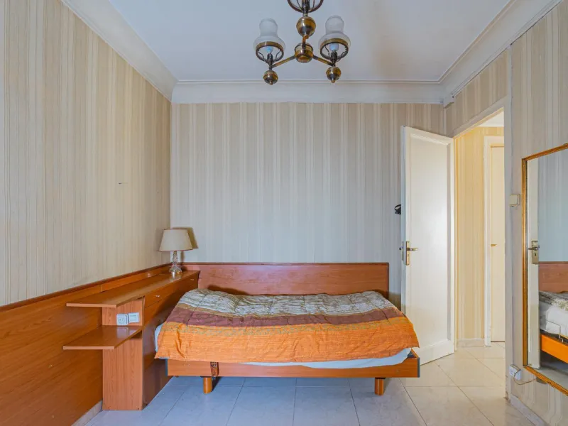 Bright apartment with classic character in Eixample, Barcelona