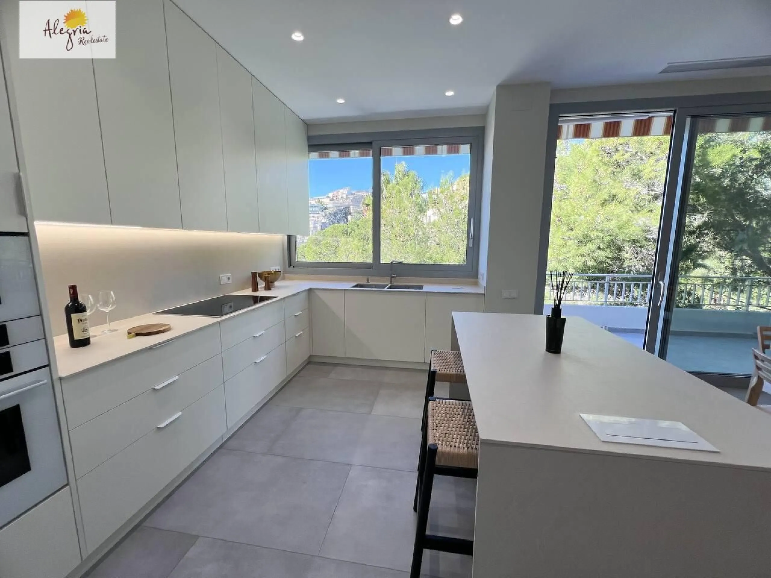 Villa de alta gama en la costa mediterránea, residencia Cap Blanc, Cullera