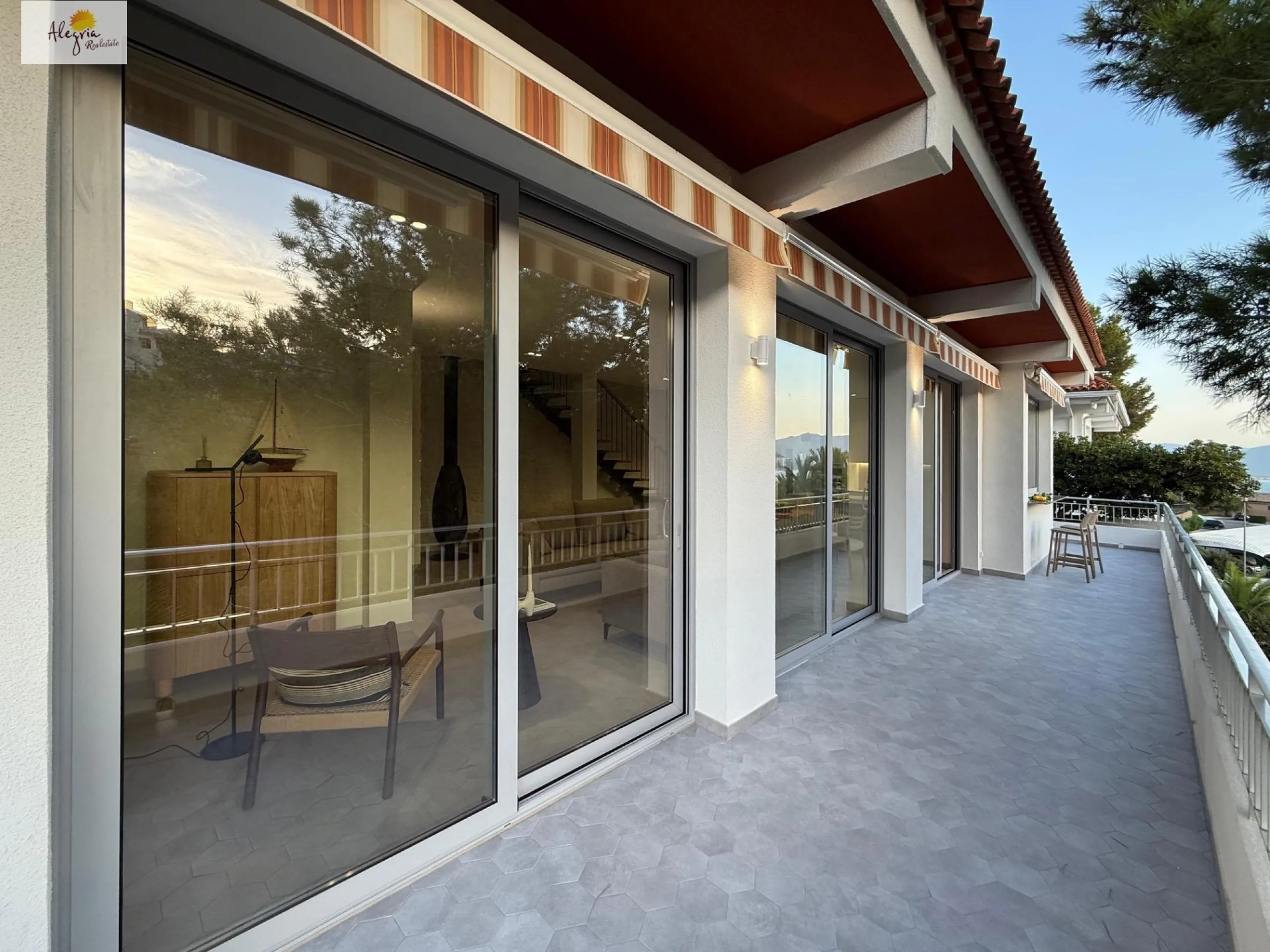 Villa de alta gama en la costa mediterránea, residencia Cap Blanc, Cullera
