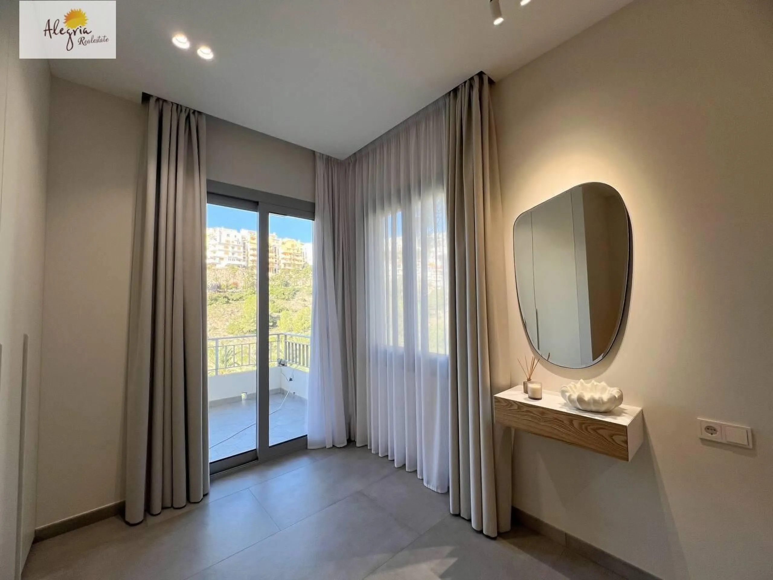 Villa de alta gama en la costa mediterránea, residencia Cap Blanc, Cullera