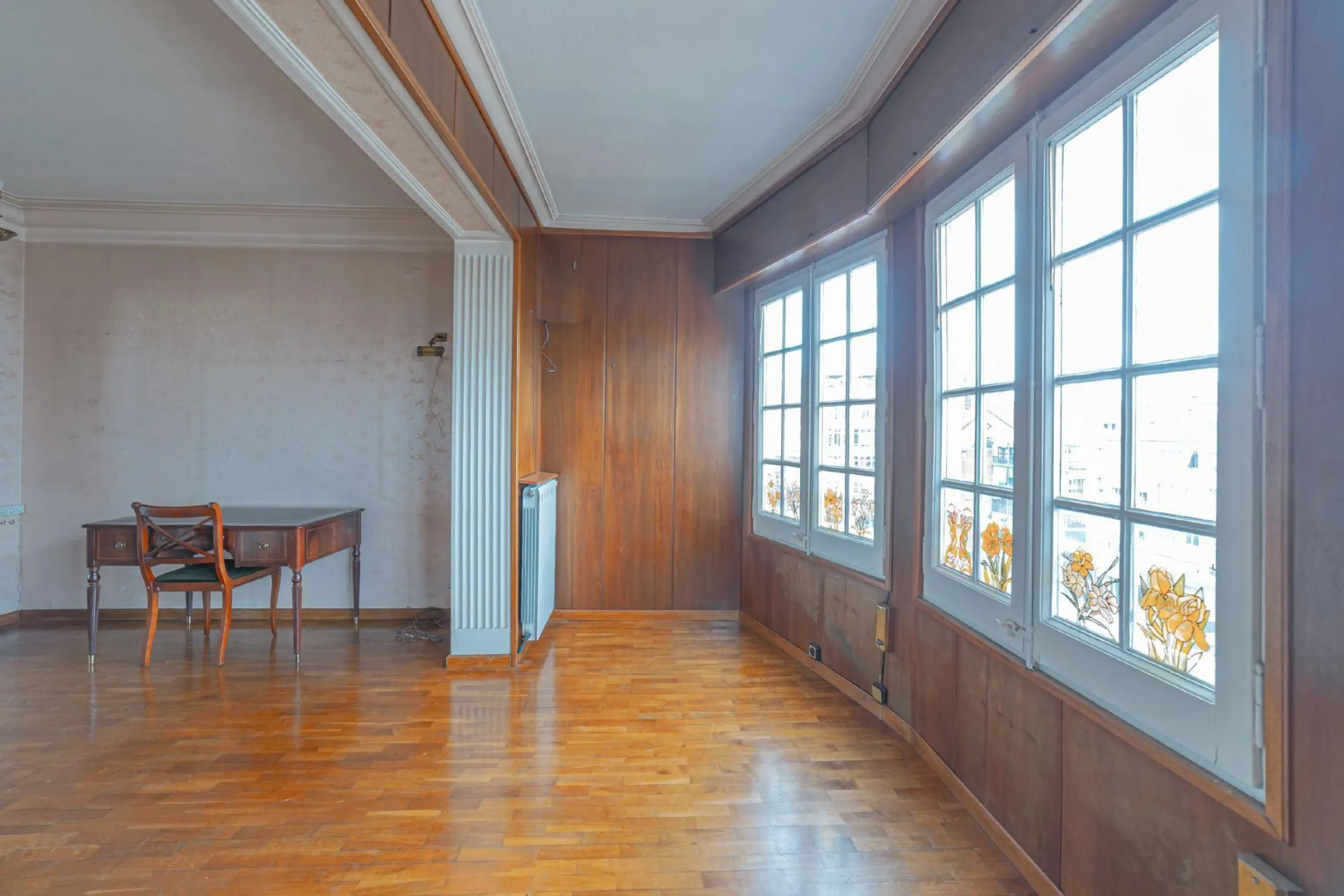 Bright apartment with classic character in Eixample, Barcelona