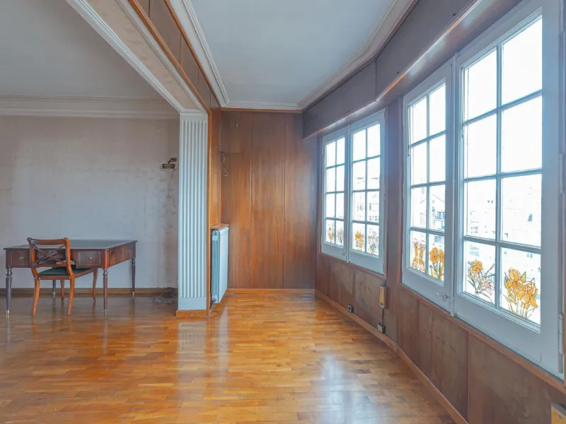 Bright apartment with classic character in Eixample, Barcelona