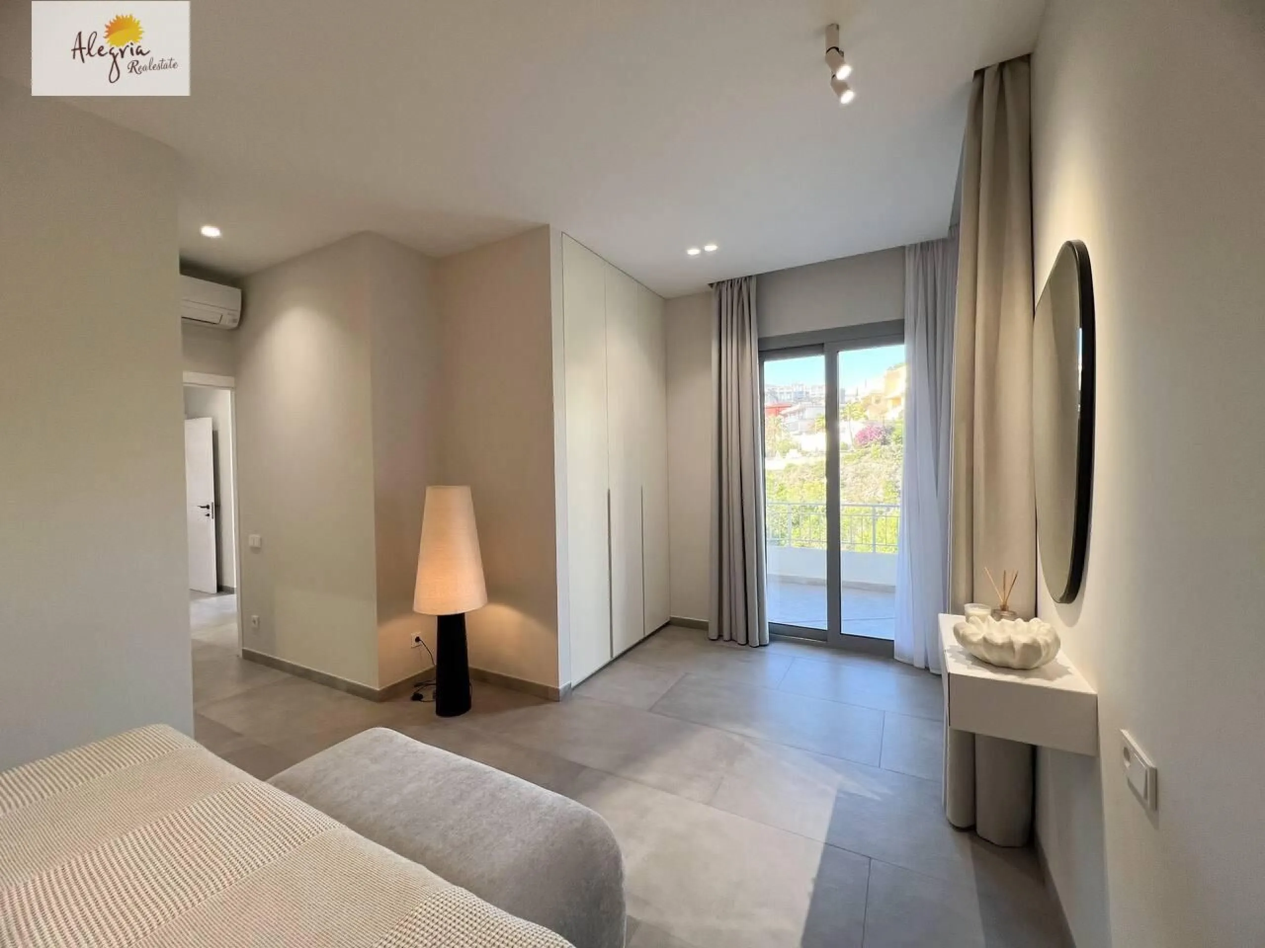 Villa de alta gama en la costa mediterránea, residencia Cap Blanc, Cullera