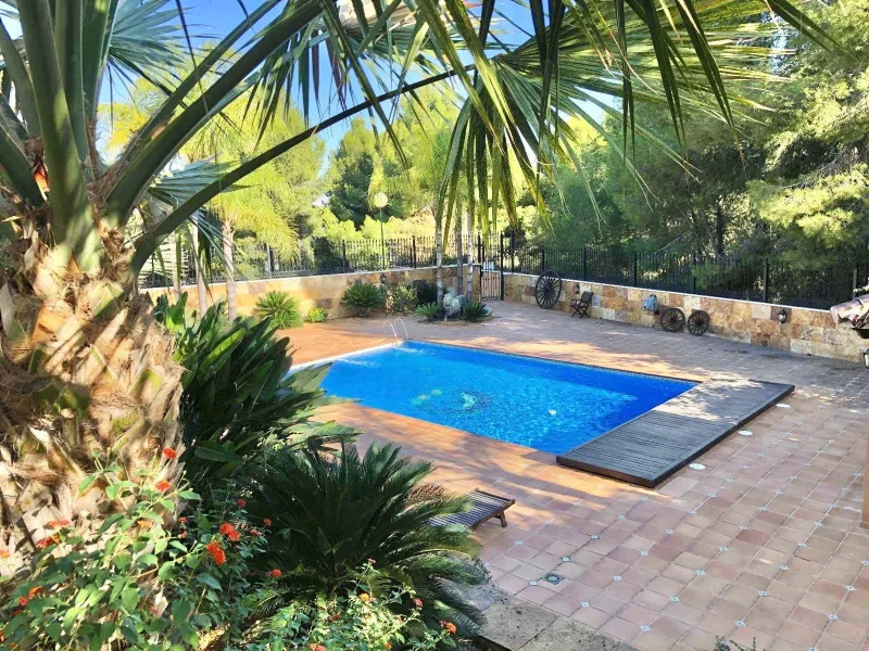 An exceptional residence in the heart of El Palmar, where luxury, comfort, and nature come together in perfect harmony.