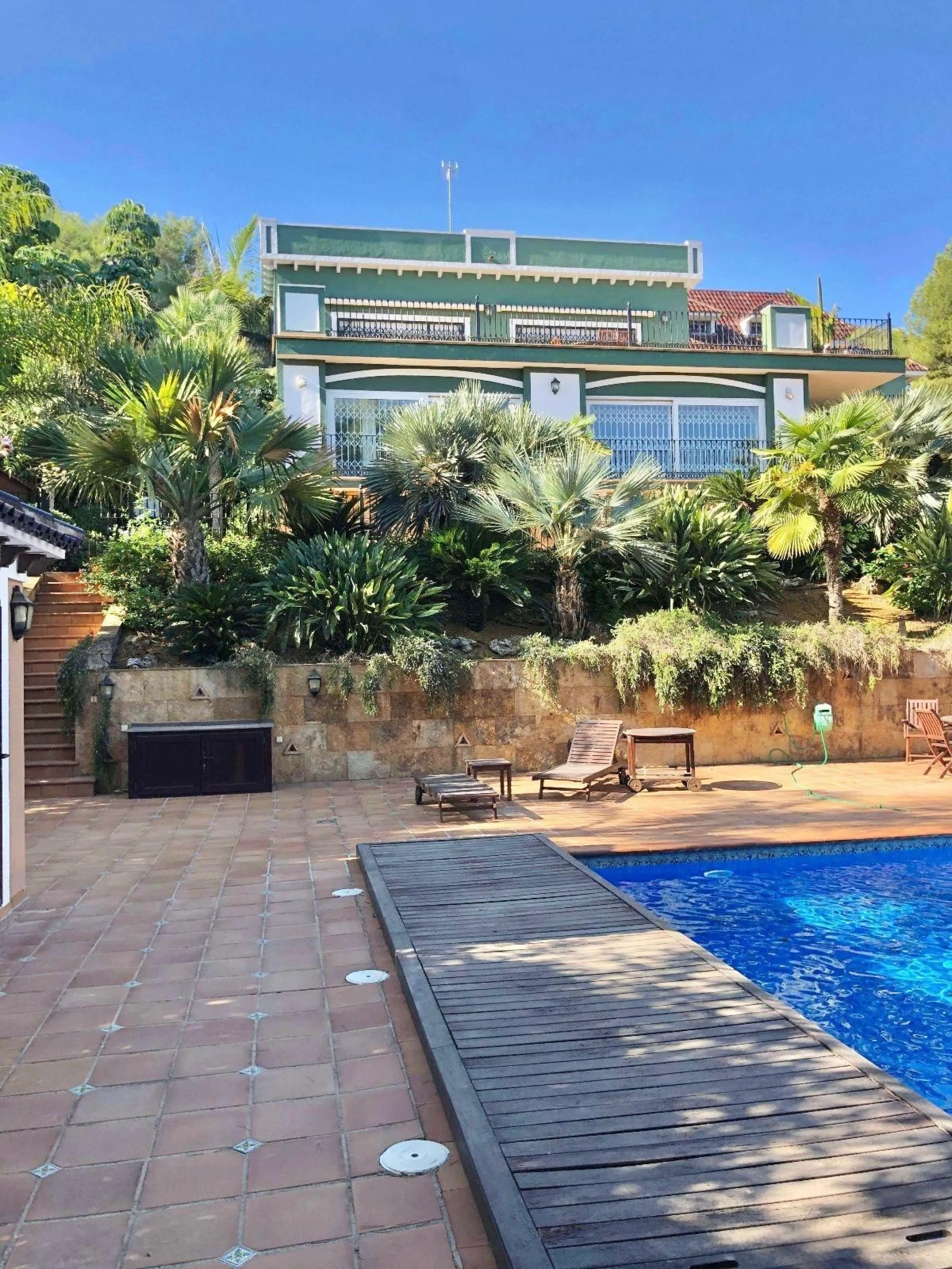 An exceptional residence in the heart of El Palmar, where luxury, comfort, and nature come together in perfect harmony.