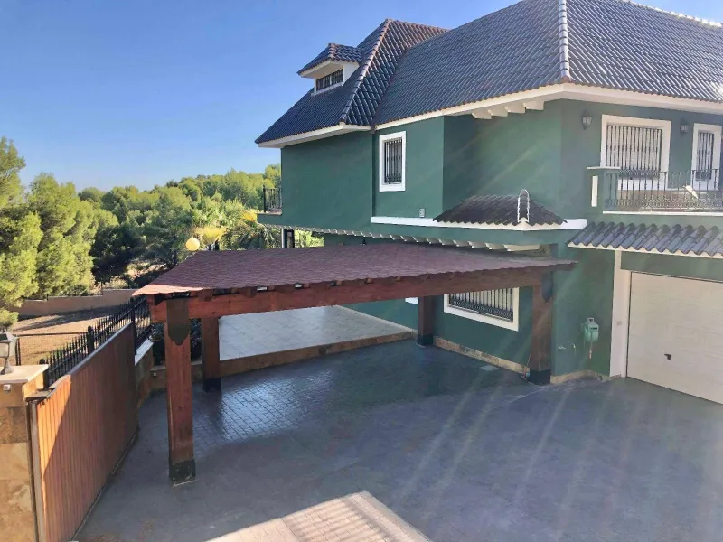 An exceptional residence in the heart of El Palmar, where luxury, comfort, and nature come together in perfect harmony.