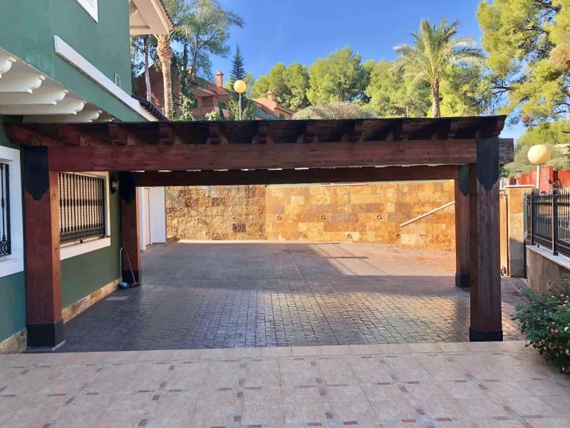 An exceptional residence in the heart of El Palmar, where luxury, comfort, and nature come together in perfect harmony.