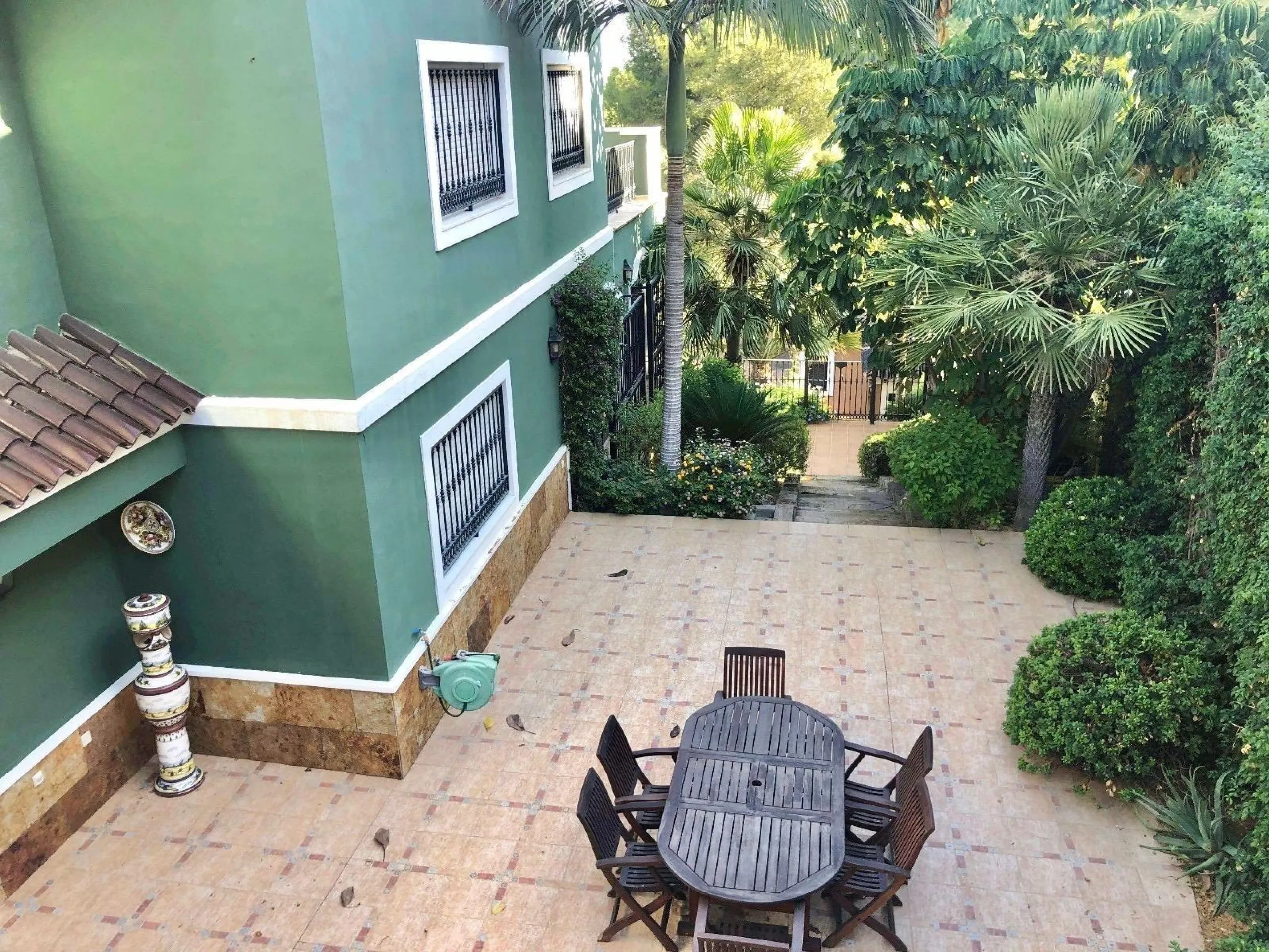 An exceptional residence in the heart of El Palmar, where luxury, comfort, and nature come together in perfect harmony.
