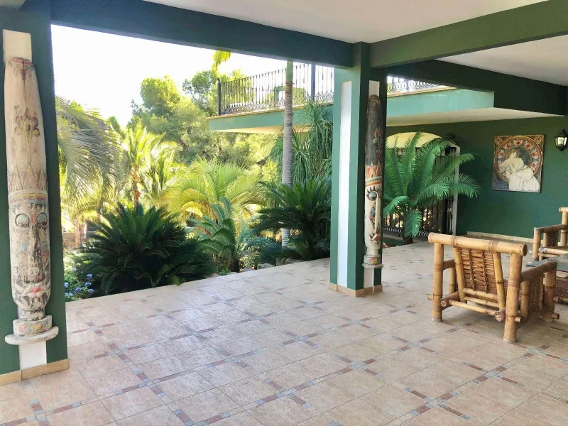 An exceptional residence in the heart of El Palmar, where luxury, comfort, and nature come together in perfect harmony.