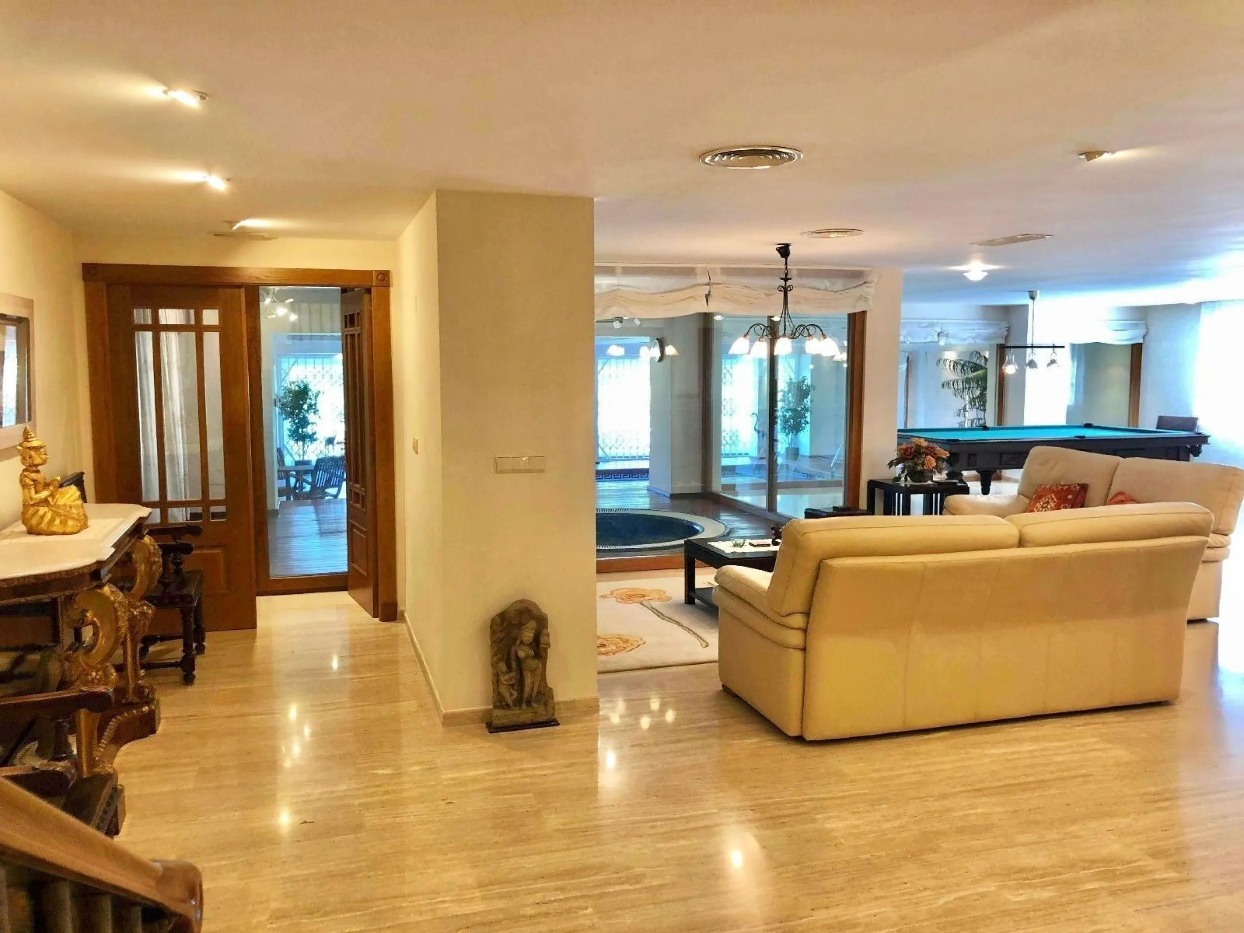 An exceptional residence in the heart of El Palmar, where luxury, comfort, and nature come together in perfect harmony.
