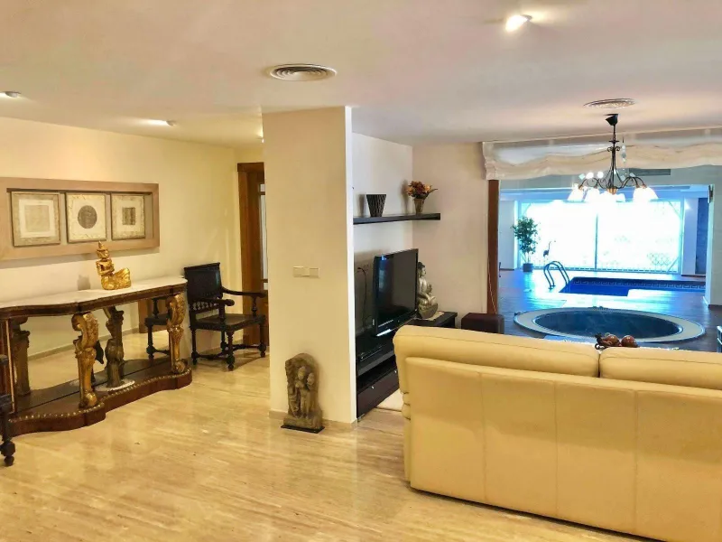 An exceptional residence in the heart of El Palmar, where luxury, comfort, and nature come together in perfect harmony.