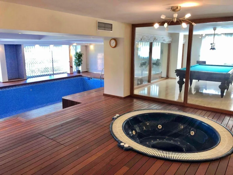 An exceptional residence in the heart of El Palmar, where luxury, comfort, and nature come together in perfect harmony.