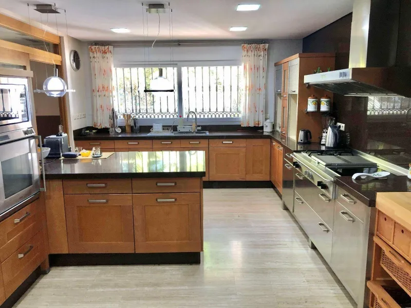An exceptional residence in the heart of El Palmar, where luxury, comfort, and nature come together in perfect harmony.
