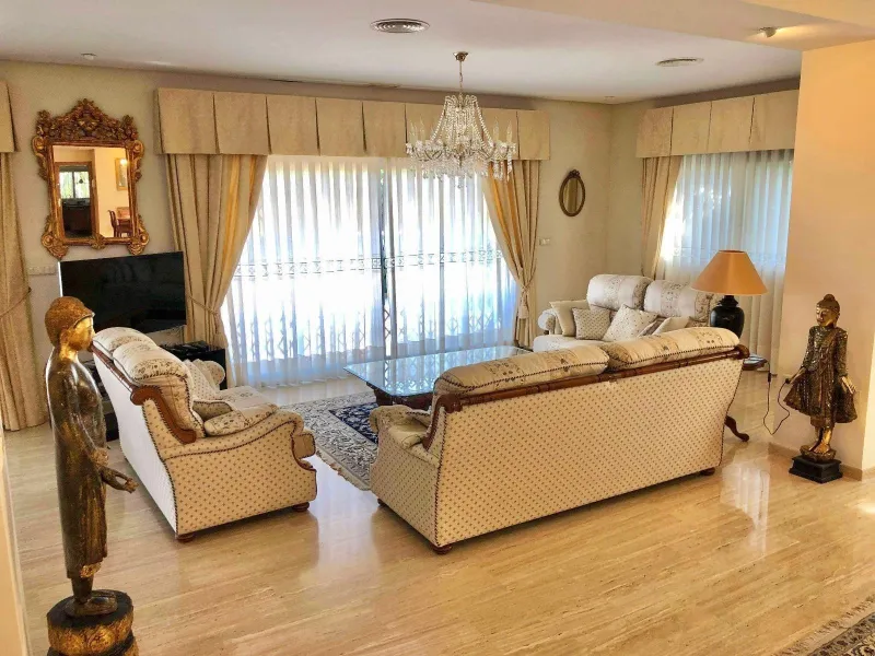 An exceptional residence in the heart of El Palmar, where luxury, comfort, and nature come together in perfect harmony.