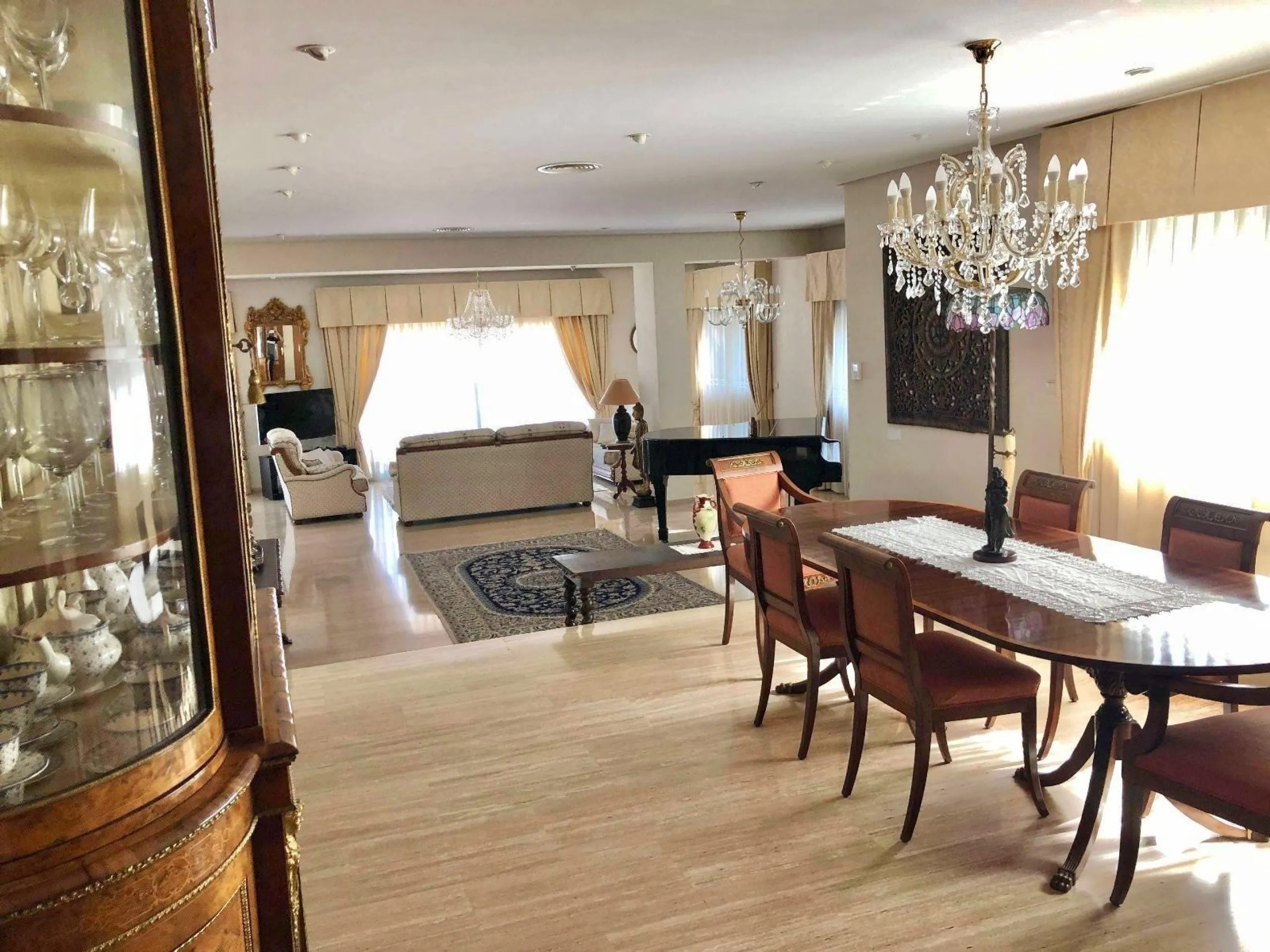 An exceptional residence in the heart of El Palmar, where luxury, comfort, and nature come together in perfect harmony.