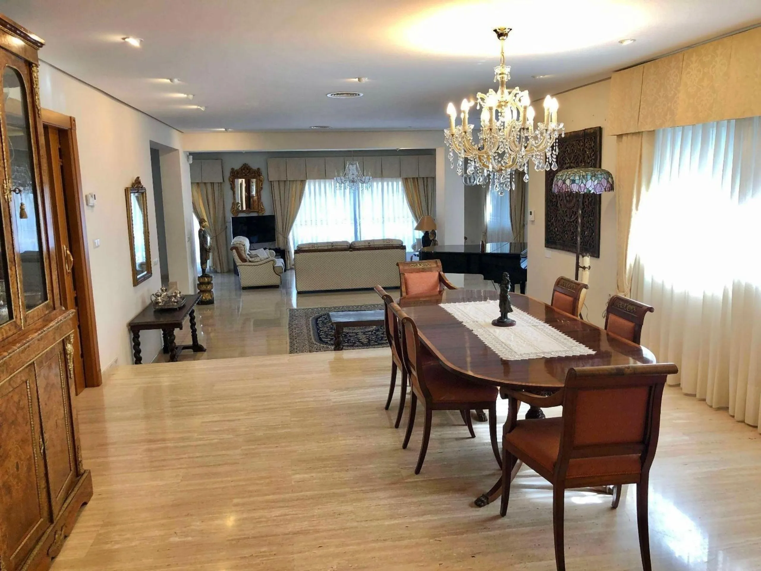 An exceptional residence in the heart of El Palmar, where luxury, comfort, and nature come together in perfect harmony.
