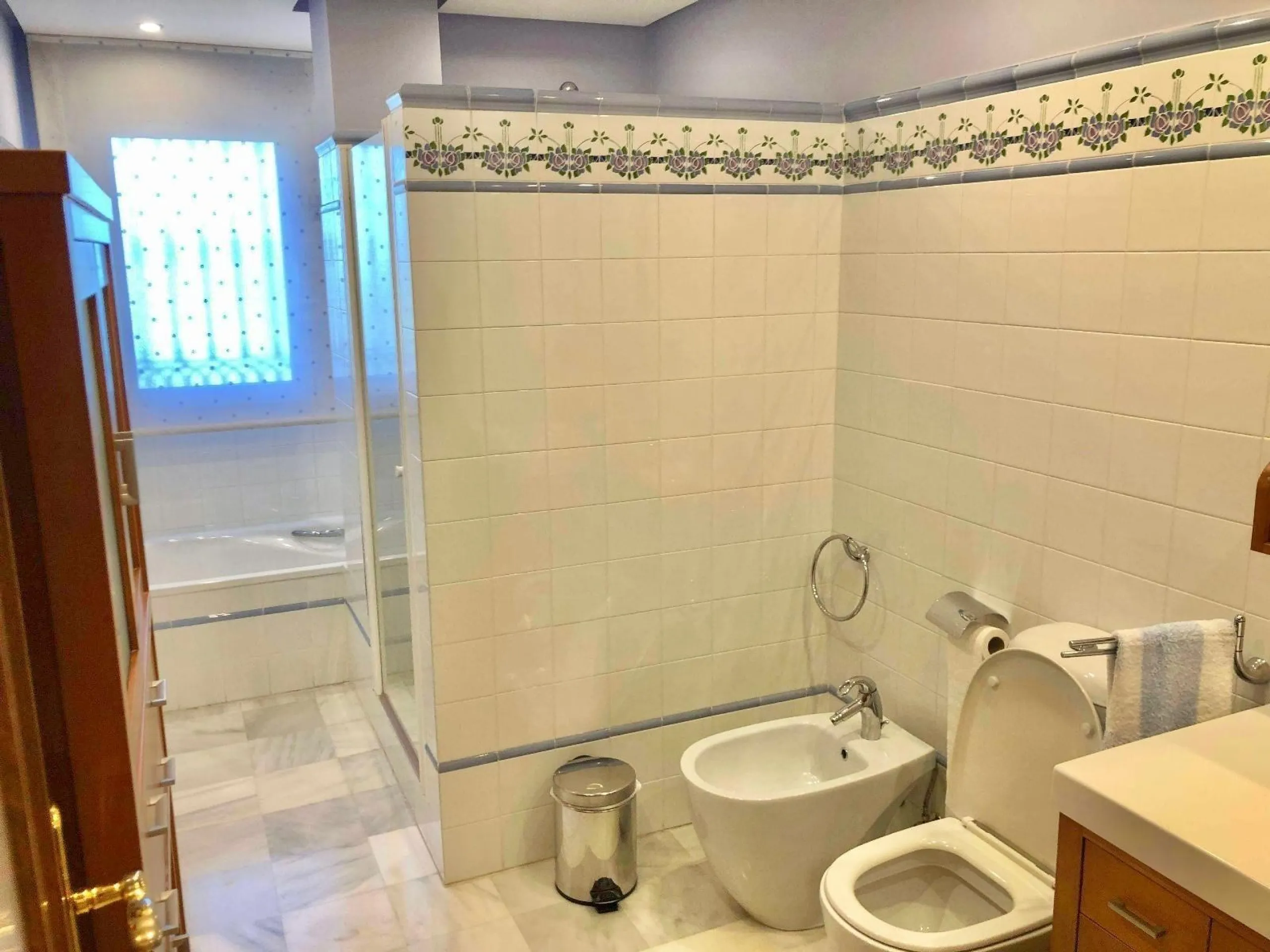 An exceptional residence in the heart of El Palmar, where luxury, comfort, and nature come together in perfect harmony.