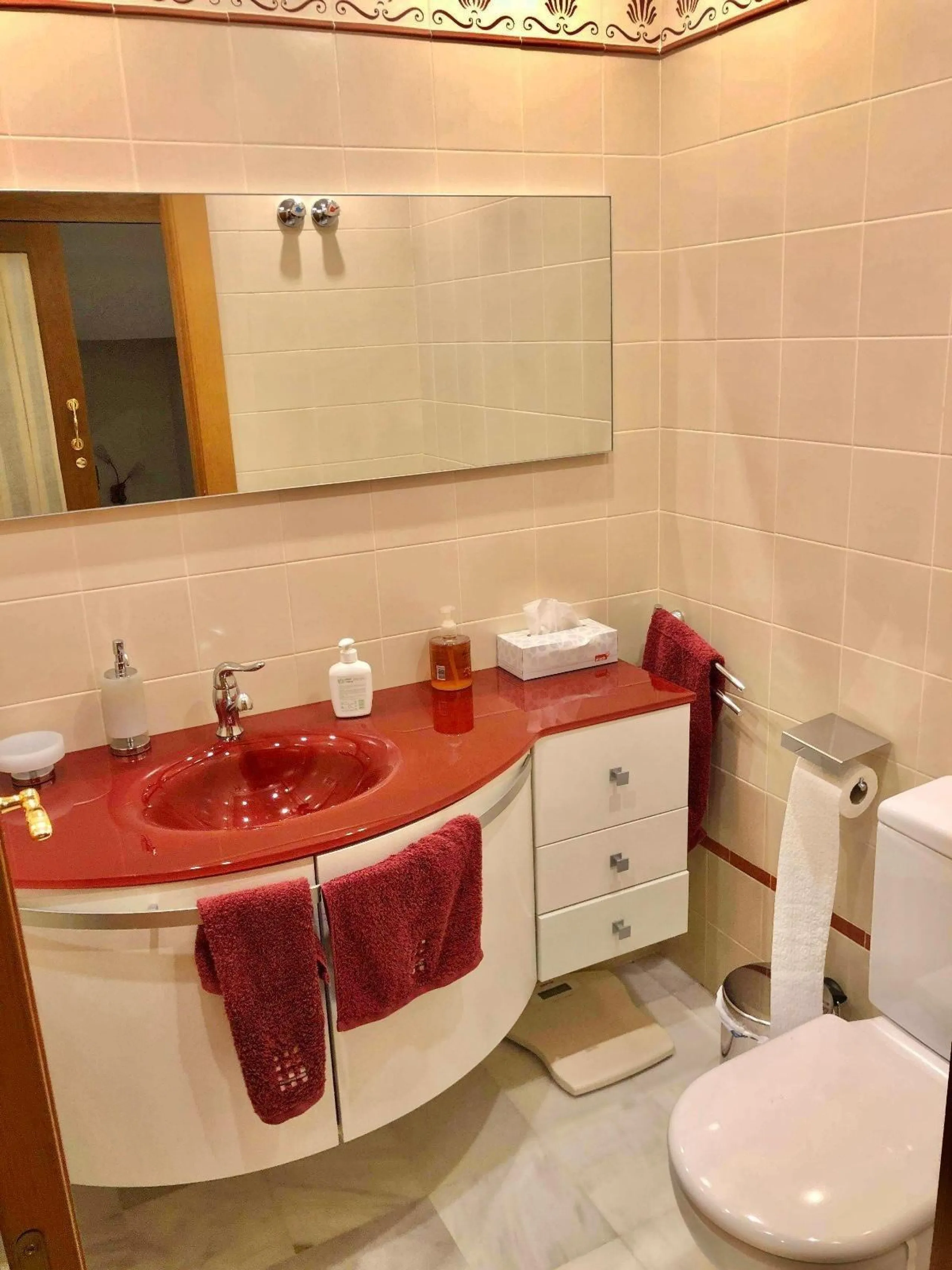 An exceptional residence in the heart of El Palmar, where luxury, comfort, and nature come together in perfect harmony.