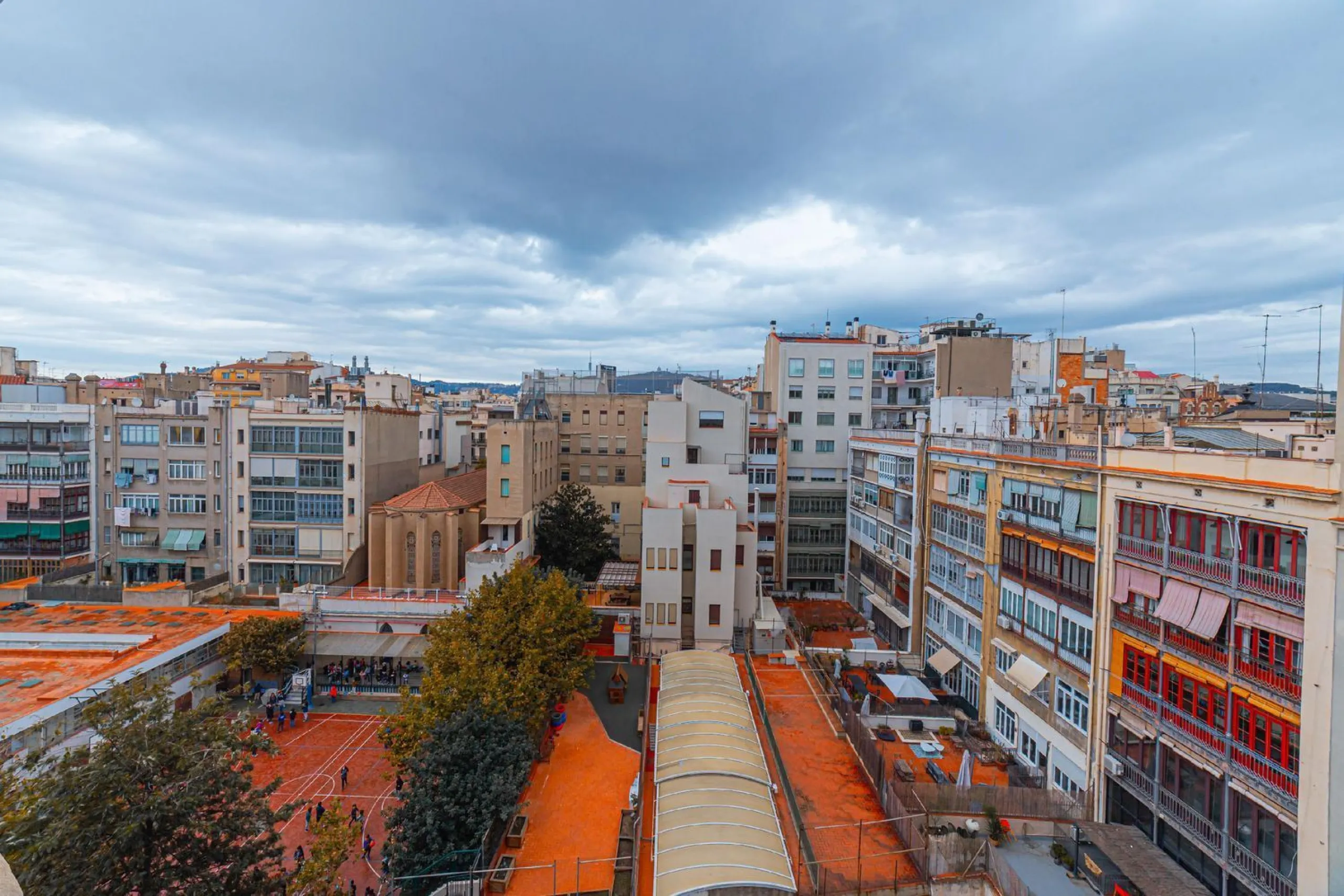 Bright apartment with classic character in Eixample, Barcelona