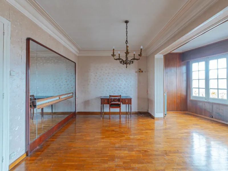 Bright apartment with classic character in Eixample, Barcelona