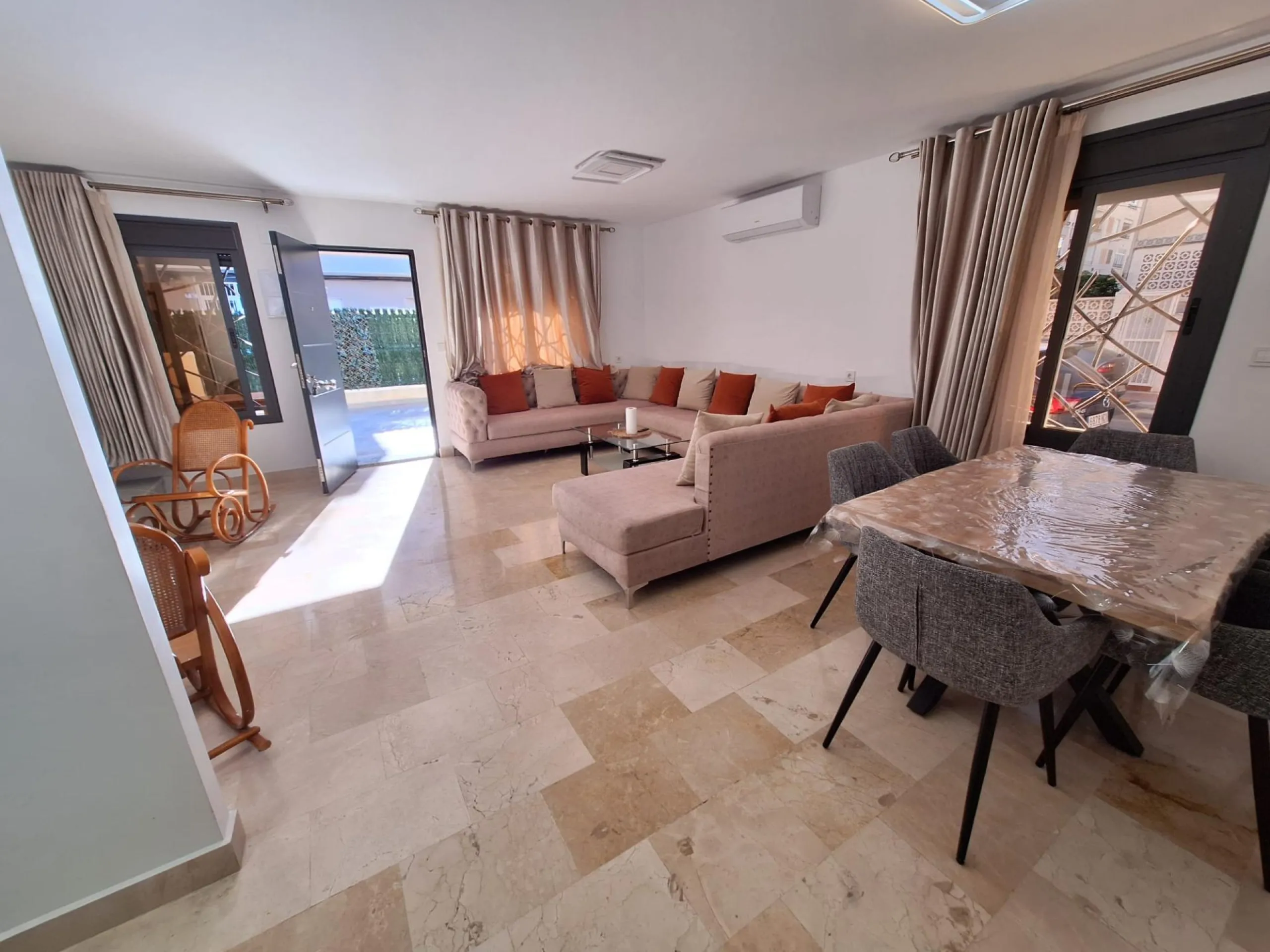 Magnificent Renovated Townhouse in Playa del Cura, Torrevieja