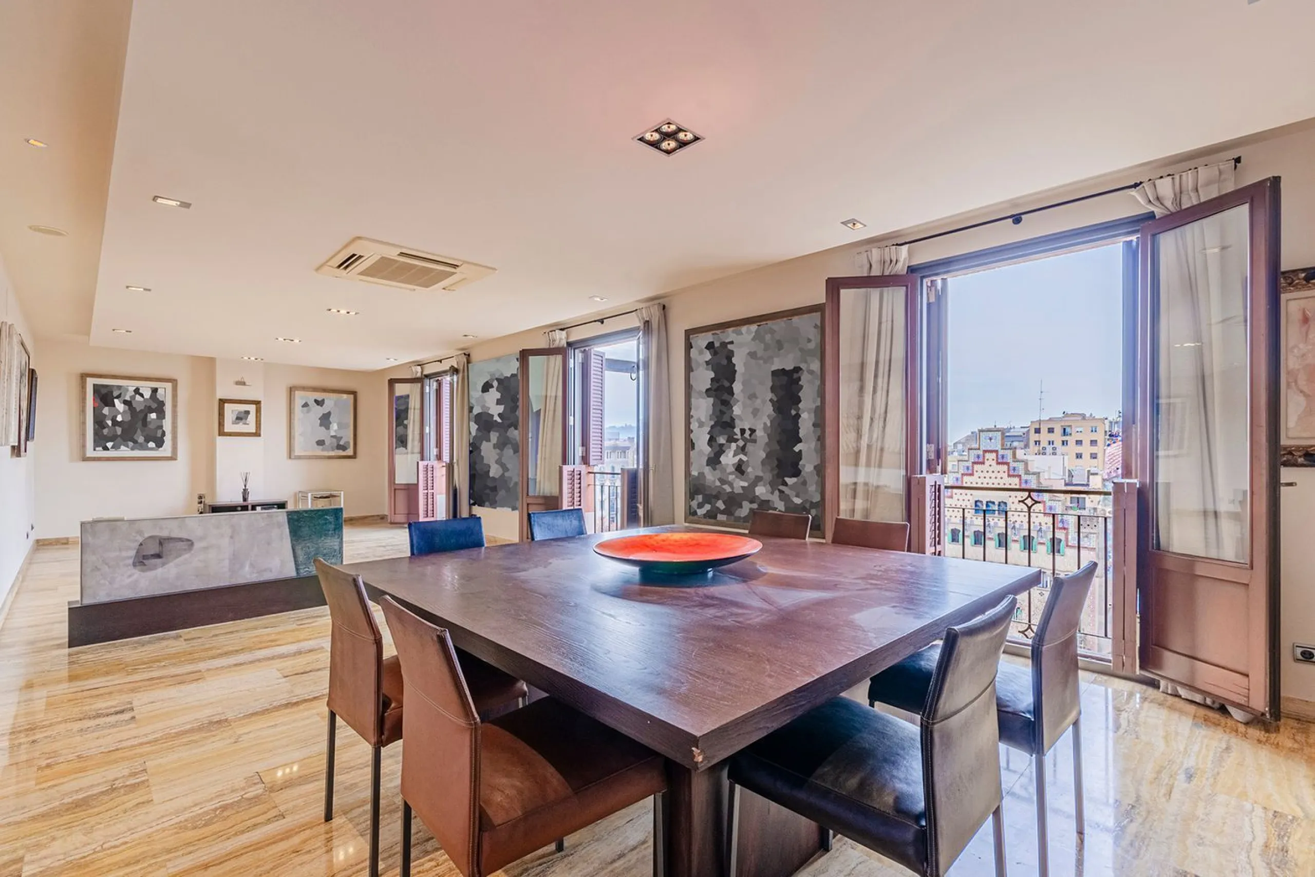 Apartment with direct views of Casa Batlló on Passeig de Gracia, Barcelona