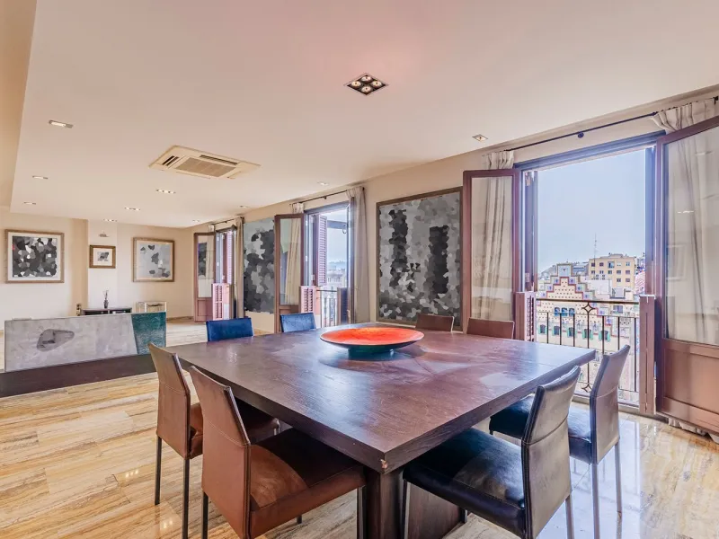 Apartment with direct views of Casa Batlló on Passeig de Gracia, Barcelona