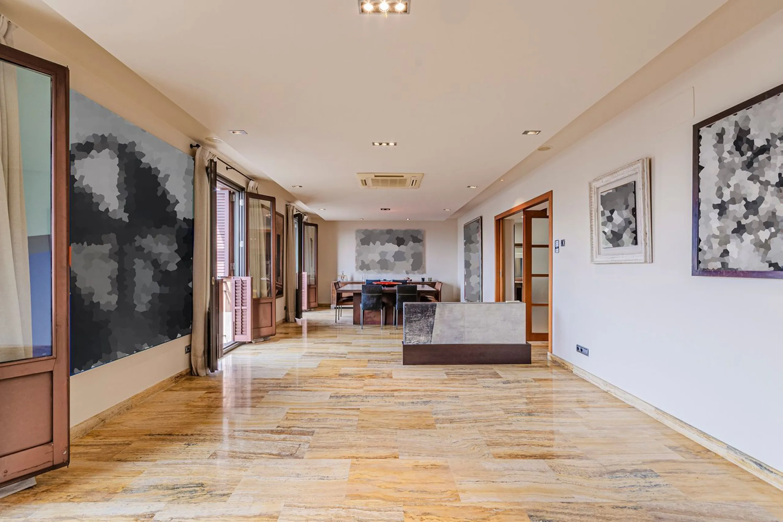 Apartment with direct views of Casa Batlló on Passeig de Gracia, Barcelona